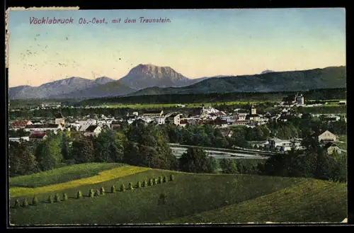AK Vöcklabruck /Ob.-Oest., Panorama mit Ort u. Traunstein