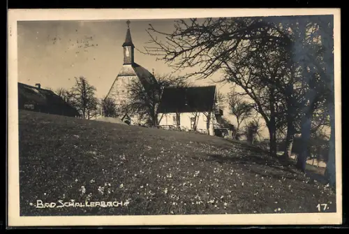 AK Bad Schallerbach, Kirche auf Hang mit Wiese