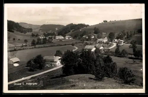 AK Strass i. Attergau, Ortsansicht aus der Vogelschau