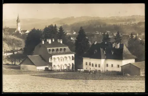 Foto-AK Grieskirchen, Ortspanorama mit Kirche und Gutshof