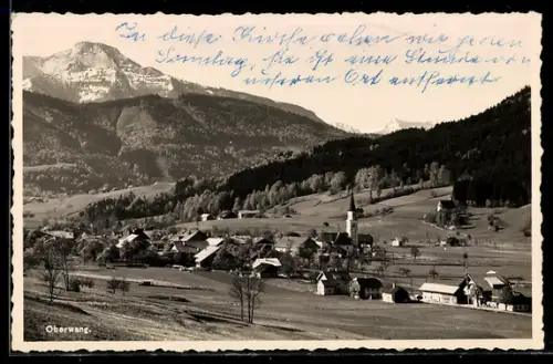 AK Oberwang, Ortspanorama mit Kirche und Bergkulisse