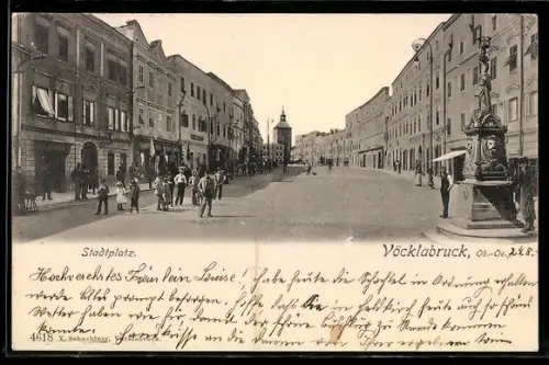 AK Vöcklabruck, Stadtplatz mit Denkmal