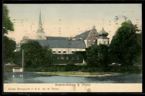 AK Brahetrolleborg /Fyen, Uferpartie mit Kirche