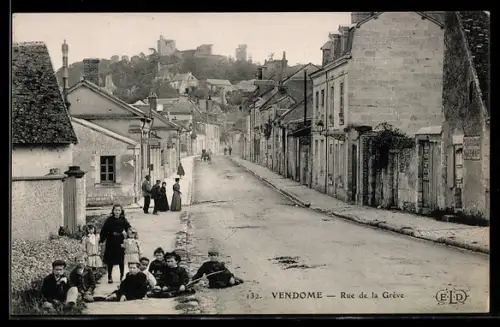 AK Vendome, Rue de la Grève, des enfants