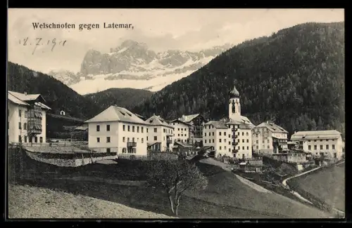 AK Welschnofen, Teilansicht mit Kirche gegen Latemar
