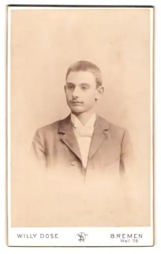 Fotografie Willy Dose, Bremen, Wall 116, Porträt eines jungen Mannes