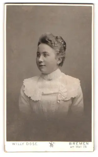 Fotografie Willy Dose, Bremen, Am Wall 116, Porträt einer jungen Frau