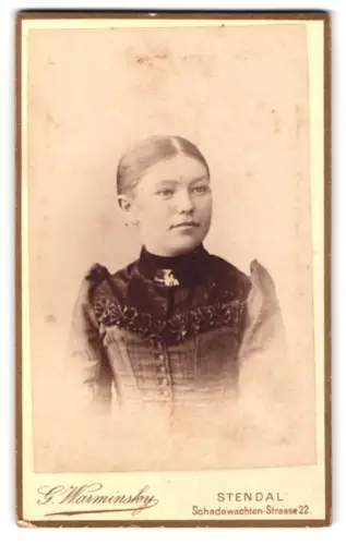 Fotografie G. Warminsky, Stendal, Schadewachten-Strasse 22, Porträt einer jungen Frau