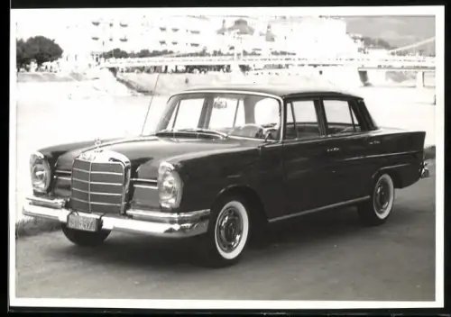 Fotografie Auto Mercedes Benz Heckflosse W111, Luxus-Limousine