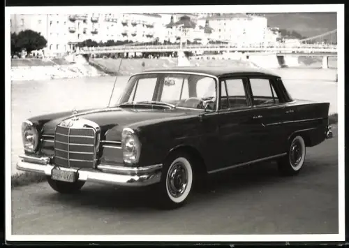 Fotografie Auto Mercedes Benz Heckflosse W111, Luxus-Limousine