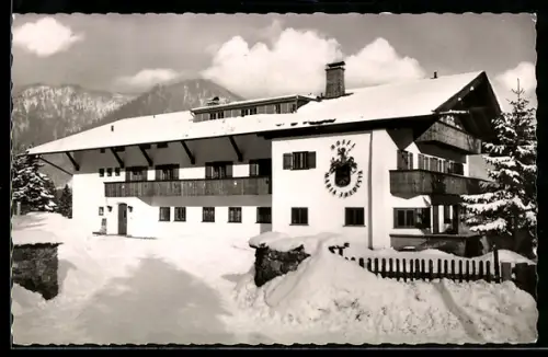 AK Neuhaus am Schliersee, Hotel Maria Theresia in der Waldschmidtstrasse 21im Winter