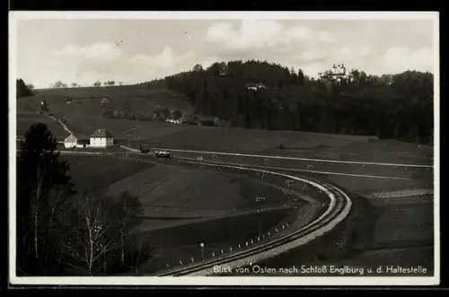 AK Engelburg /Tittling, Blick von Osten nach Schloss Engelburg und Haltestelle
