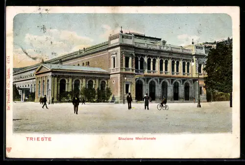 AK Trieste, Stazione Meridionale, vor dem Bahnhof