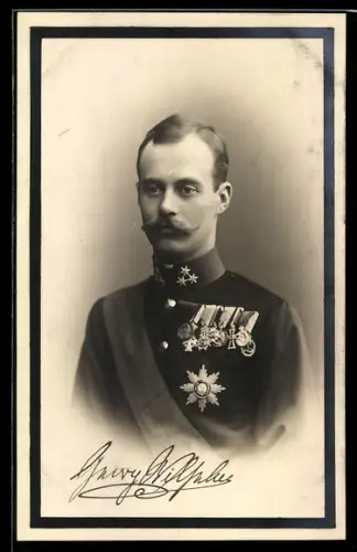 AK Prinz Georg Wilhelm von Hannover in Uniform mit Orden