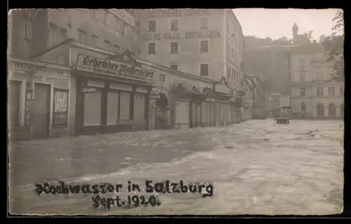 Foto-AK Salzburg, Hochwasser in der Stadt im Sept. 1920, Elektrogeschäft Gebrüder Wolferseder