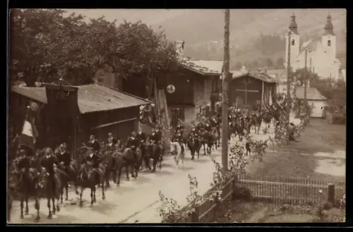 Foto-AK Brixen /Tirol, Festumzug mit Standarte