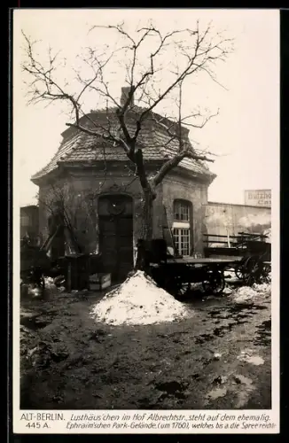AK Berlin, Lusthäuschen im Hof Albrechtstrasse
