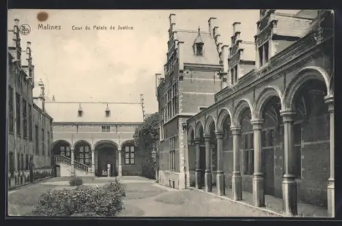 AK Malines, Cour du Palais de Justice