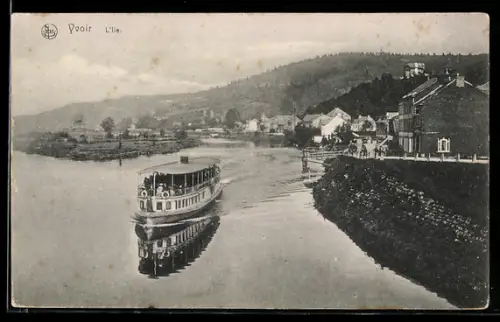AK Yvoir, L`Île