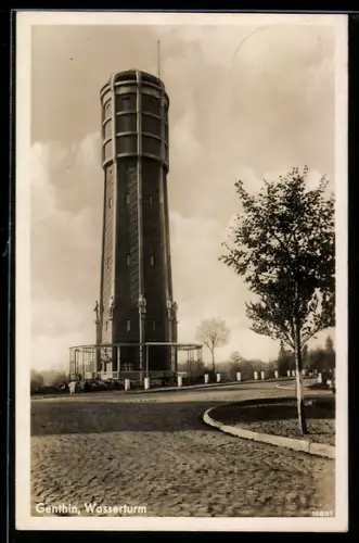 AK Genthin, Wasserturm mit Strassenpartie