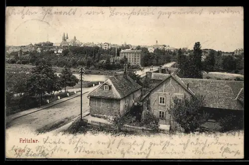 AK Fritzlar, Strassenpartie, Teilansicht mit Kirche und Strassenpartie