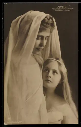 AK Kronprinzessin Maria von Rumänien umarmt Prinzessin Elisabeth