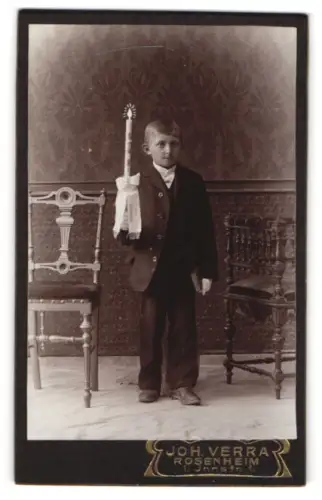 Fotografie Joh. Verra, Rosenheim, Innstrasse 1, Junge mit Kerze zur Kommunion
