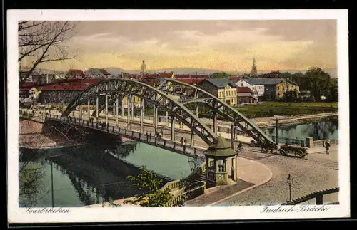 AK Saarbrücken, Friedrich-Brücke mit Passanten