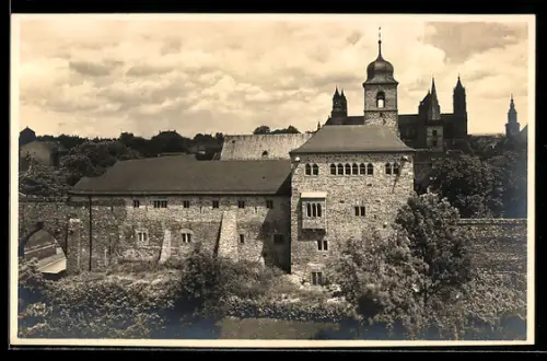 AK Worms, Museum, Im Hintergrund Kirche