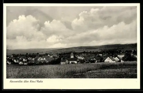 AK Hennweiler über Kien, Ortsansicht mit Kirche und umliegenden Häusern