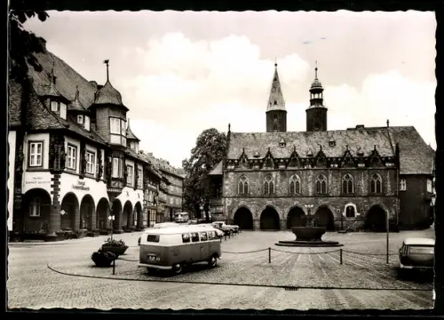 AK Goslar /Harz, Marktplatz, Rathaus, Brunnen