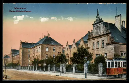 AK Mannheim, Kaiser-Wilhelm-Kaserne von der Strasse aus