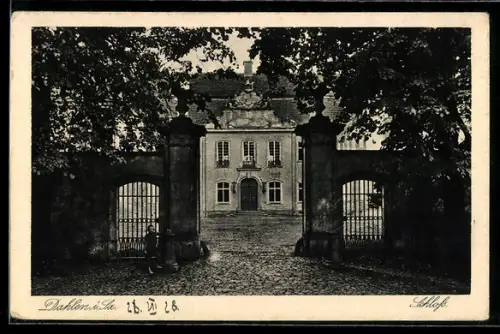 AK Dahlen i. Sa., Eingang zum Schloss