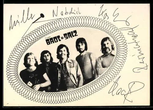 AK Musiker der Band Brot und Salz blicken in die Kamera