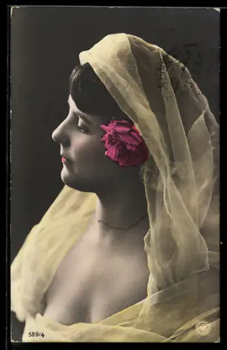Foto-AK NPG Nr. 589/4: Junge Braut mit Ansteckrose