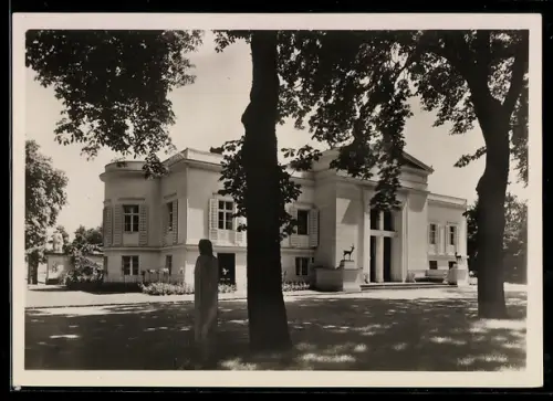 Foto-AK Deutscher Kunstverlag, Nr. 72: Potsdam, Charlottenhof, Aussenansicht von Nord-Westen