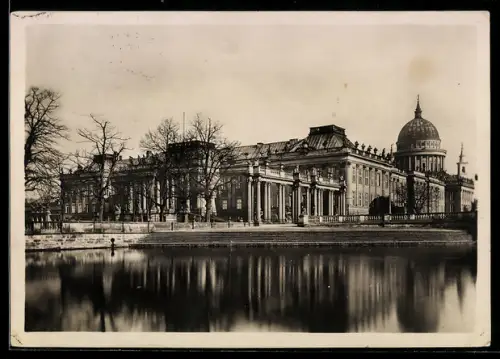 Foto-AK Deutscher Kunstverlag, Nr. 32: Potsdam, Stadtschloss von der Langen Brücke aus