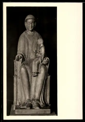 Foto-AK Deutscher Kunstverlag, Nr. 24: Paderborn, Diözesan-Museum, Madonna des Bischofs Imad