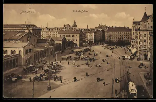 AK München, Bahnhof und Bahnhofplatz mit Strassenbahn