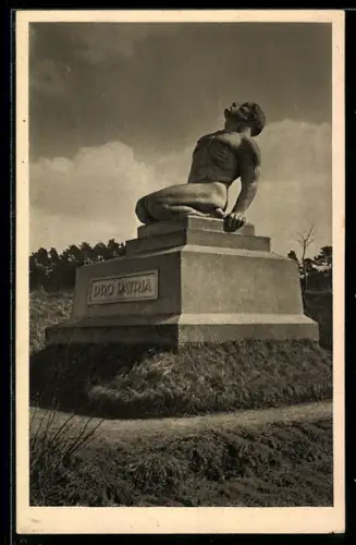 AK Grafenwöhr, Tr.-Üb.-Pl., Gefangenen-Denkmal Pro Patria
