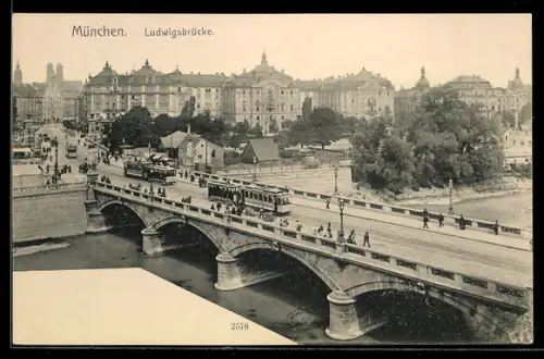 AK München, Strassenbahn auf der Ludwigsbrücke