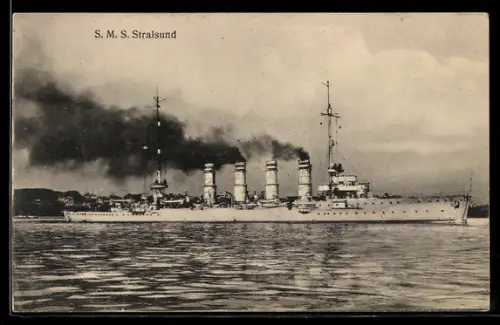 AK Kleiner Kreuzer S.M.S. Stralsund in Fahrt vor der Küste
