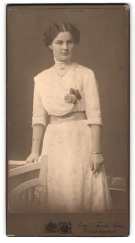 Fotografie Emil Tesch, Jena, Teichgraben 5, Porträt einer Dame