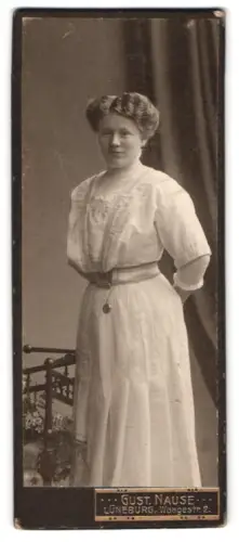 Fotografie Gust. Nause, Lüneburg, Waagestr. 2, Porträt einer Frau