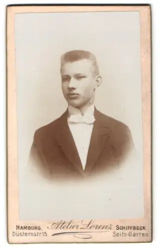 Fotografie Atelier Lorenz, Hamburg, Düsterstrasse 15, Porträt eines jungen Mannes