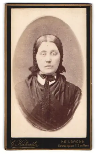 Fotografie G. Kutenitz, Heilbronn, Rathausgasse 5, Porträt einer Frau