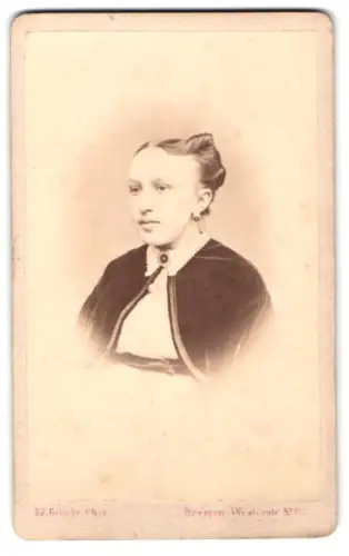 Fotografie Eduard Geucke, Bremen, Westerstrasse 100, Porträt einer jungen Frau