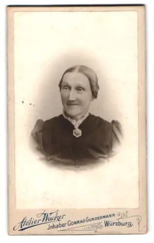 Fotografie Atelier Wacker, Würzburg, Weingartenstrasse 39, Porträt einer älteren Dame