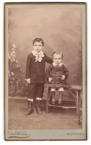 Fotografie Carl Holzer, München, Schommer Strasse 17a, Zwei Kinder im Atelier