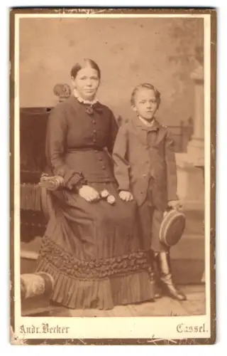 Fotografie Andr. Becker, Cassel, Moltke-Strasse 3, Frau mit Kind